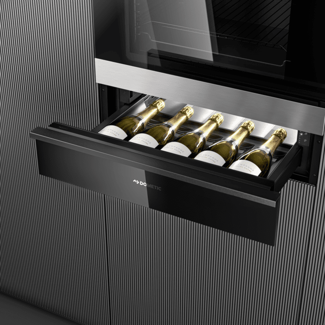 Cave à vin compacte, 5 bouteilles, porte noire en verre